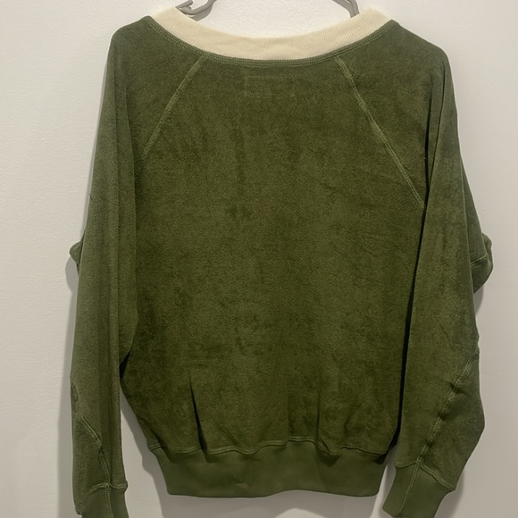 New THE GREAT microterry v neck sweatshirt green Classic small and medium - Picture 5 of 5